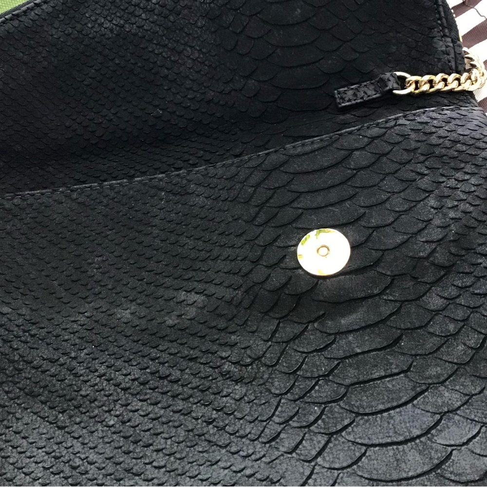 Black and Gold Envelope Henri Bendel Clutch - Picture 7 of 11